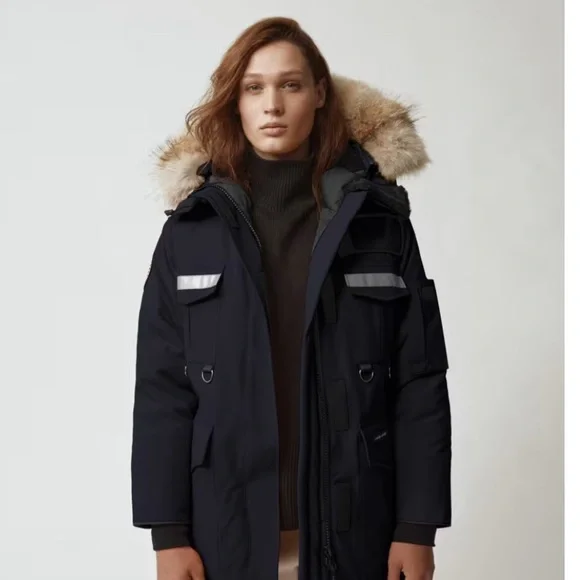 Canada Goose Resolute Parka - the most practical/functional, Canada Goose jacket - Picture 2 of 16